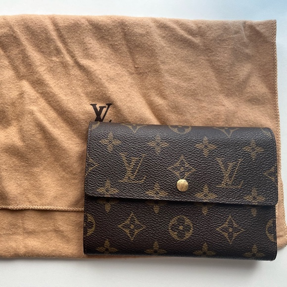 Wallet - Picture 1 of 7